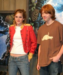 emmawatson-dot-ws_japan2004-withrupert-11[1].jpg